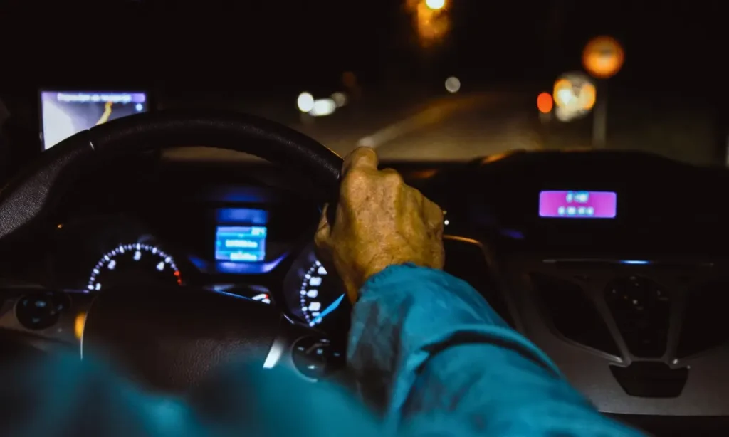 How to Stay Safe While Driving in LA at Night